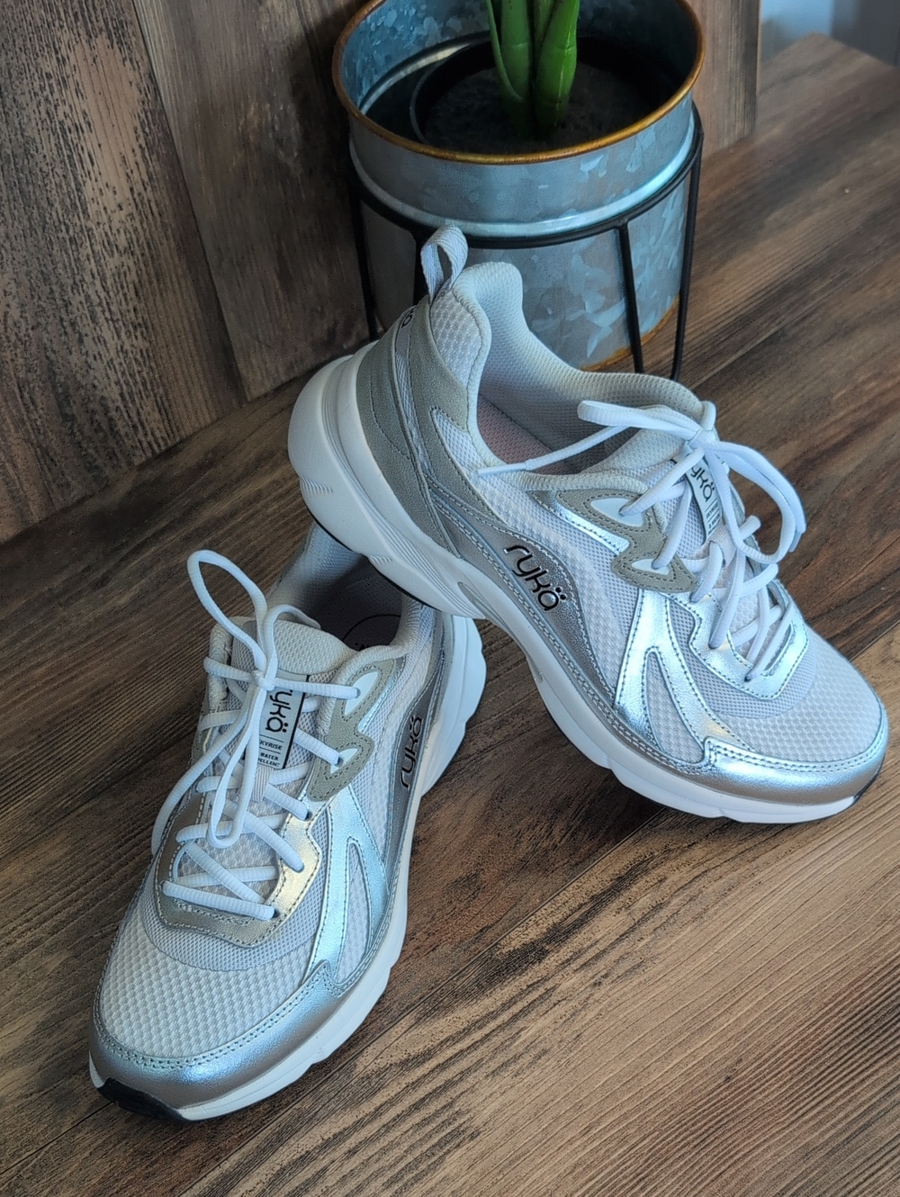Ryka Skyrise Walking Sneakers NIB 9.5M